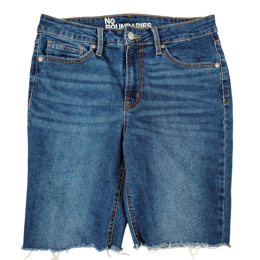 No Boundaries Womens High Rise Raw Hem Denim Bermuda Shorts Blue Size 10 NOBO